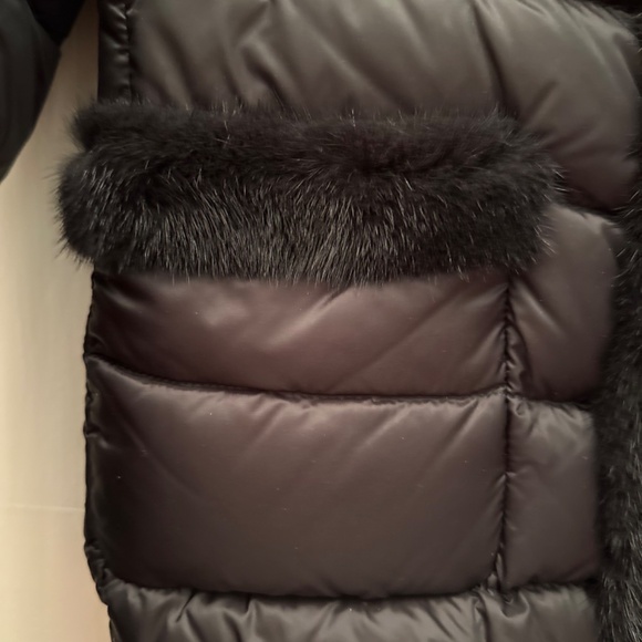 Authentic Moncler short jacket with Mink trim - Picture 3 of 13
